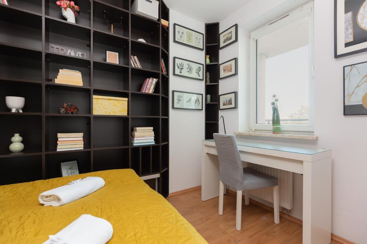 Cozy Apartment With Balcony Warszawa By Noclegi Renters Ngoại thất bức ảnh