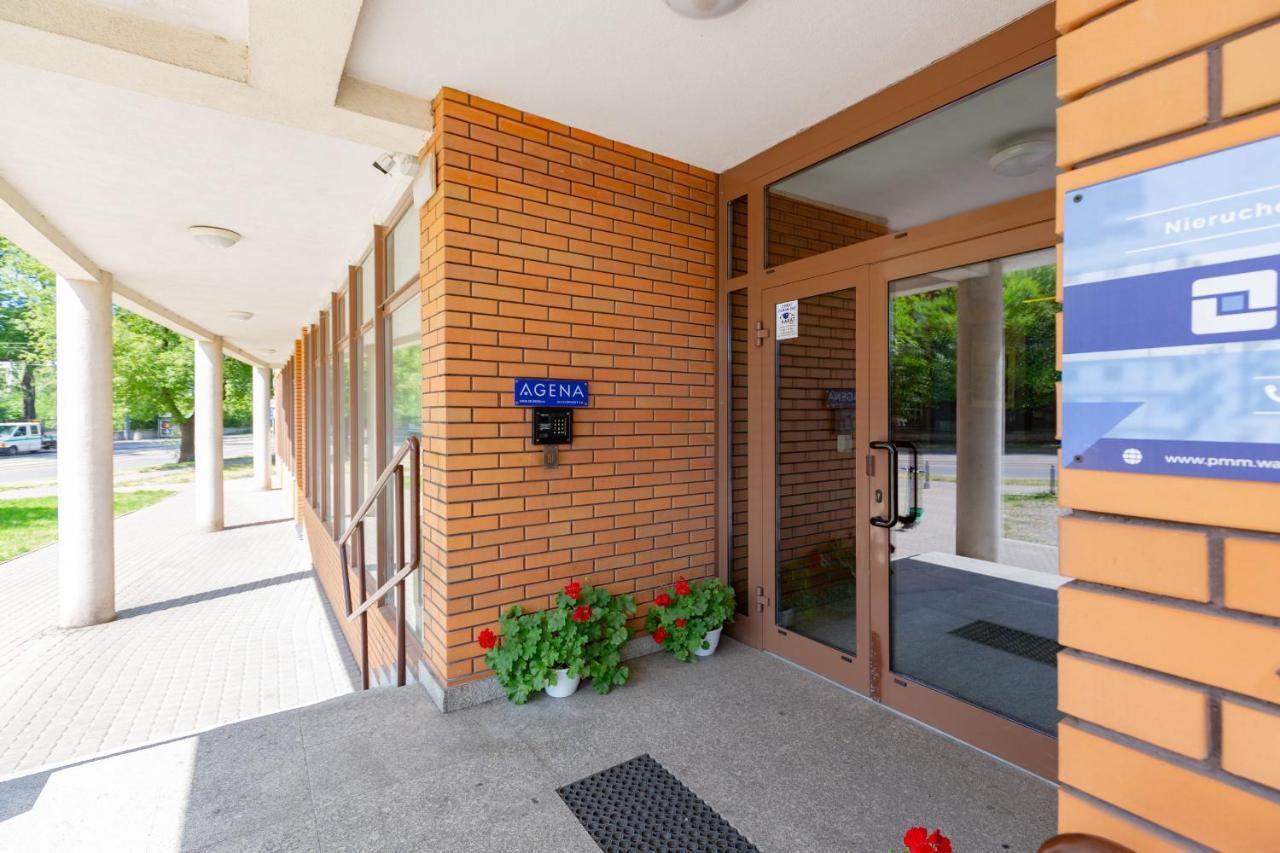 Cozy Apartment With Balcony Warszawa By Noclegi Renters Ngoại thất bức ảnh